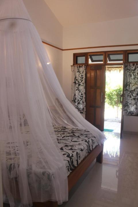Eco Trekking Lodge, Bar & Jungle Tour'S Bukit Lawang Ngoại thất bức ảnh
