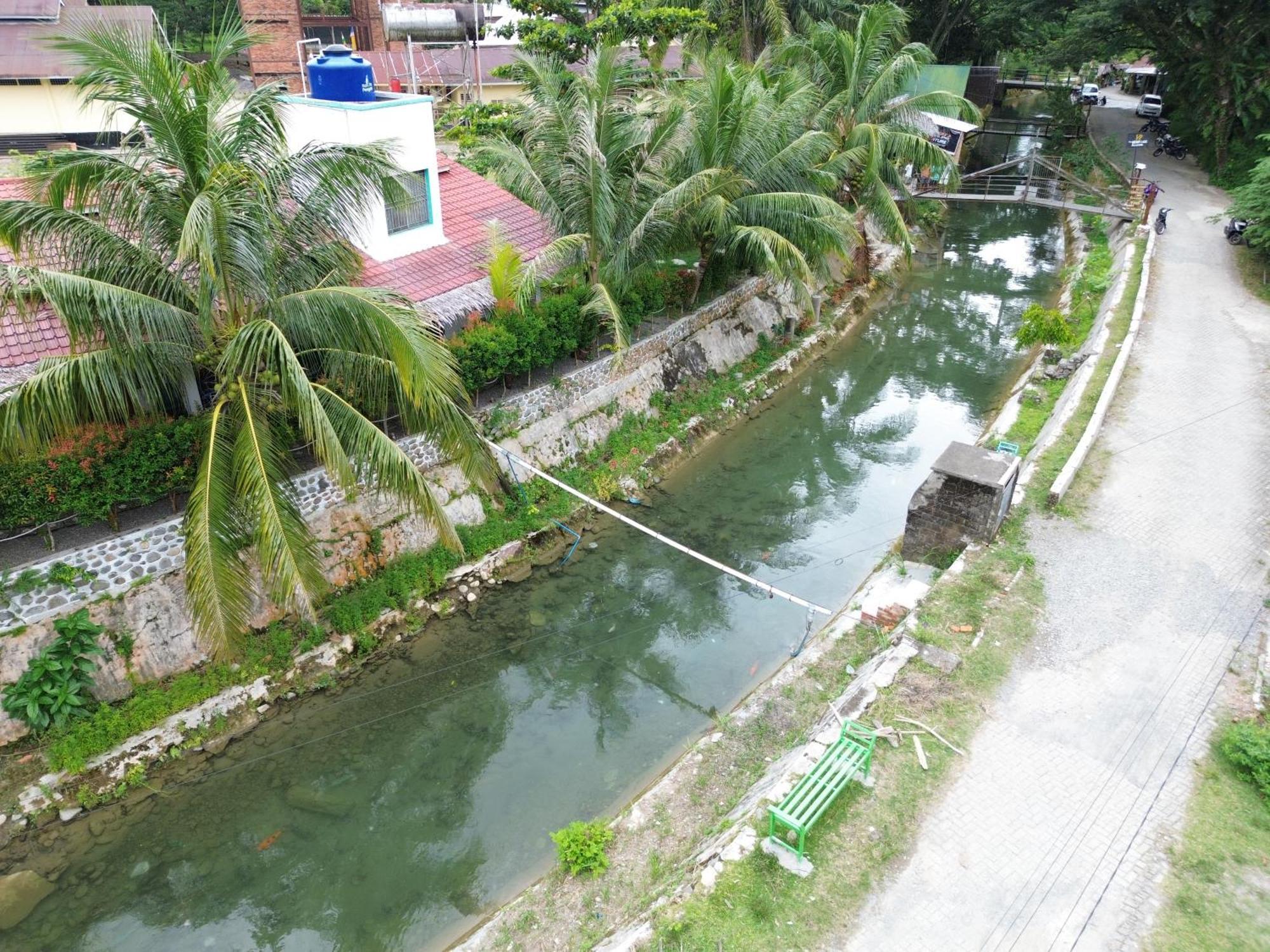 Eco Trekking Lodge, Bar & Jungle Tour'S Bukit Lawang Phòng bức ảnh